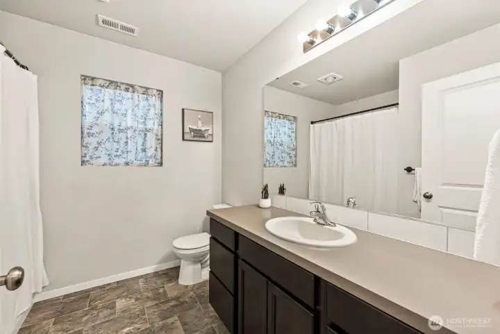 Upper Floor Hallway Full bathroom.