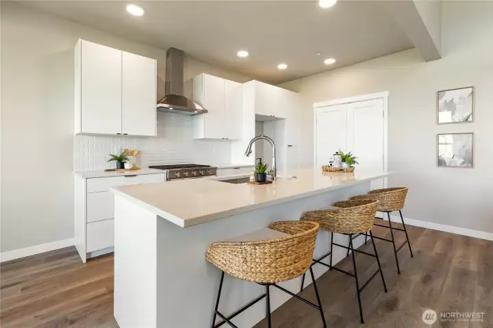 Beautifully appointed kitchen
