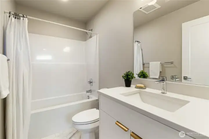Upstairs full bath