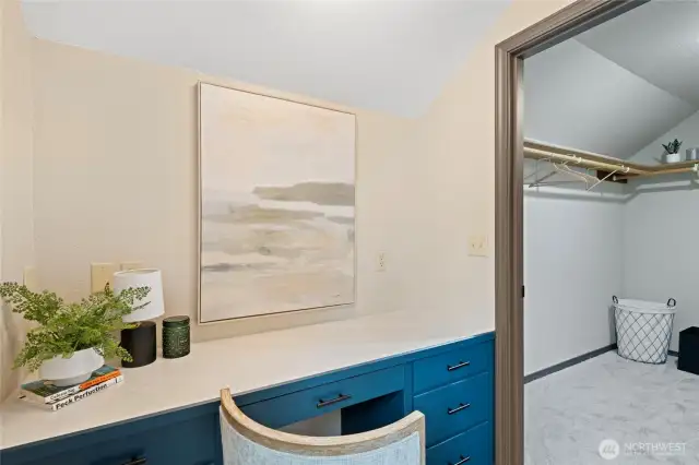 Primary bedroom 2 study nook and walk in closet