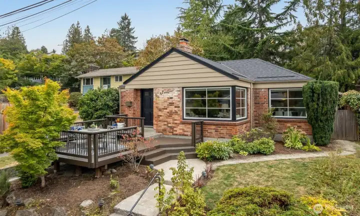 Beautifully situated on the corner of a dead-end street 1 block from Andrews Bay on Lk WA= DREAMY