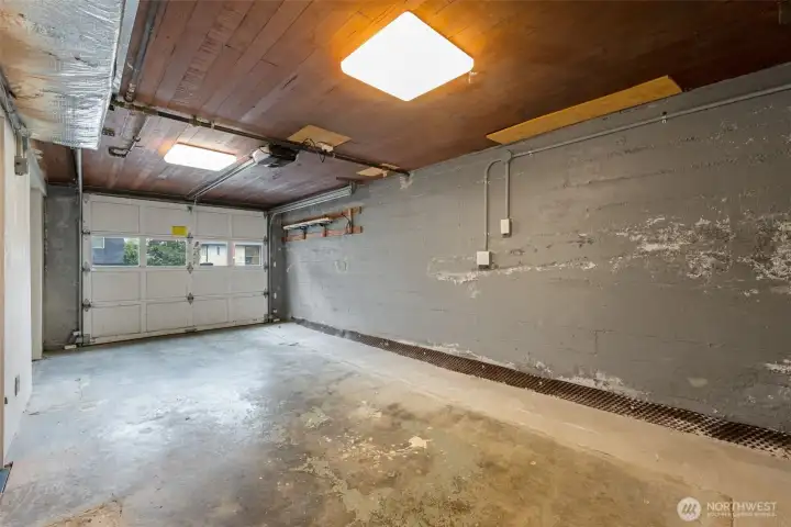 Attached one car garage with extra storage