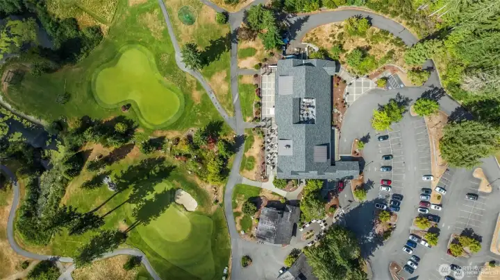 Clubhouse and restaurant