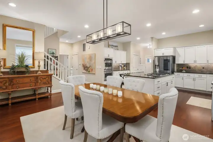 This family welcomes 20 for Thanksgiving!