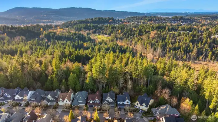 Issaquah Highlands is right along the I-90 corridor for commute to Bellevue and Seattle