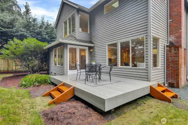 Nice low profile deck with two access stairs.