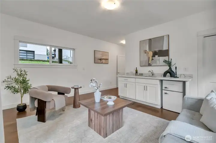 Lower level guest suite with wet bar