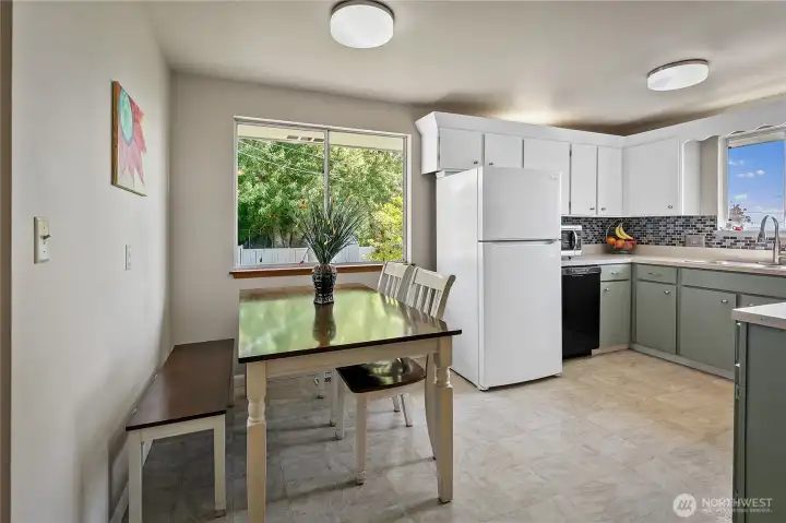 Back Yard Views | In Kitchen Dining