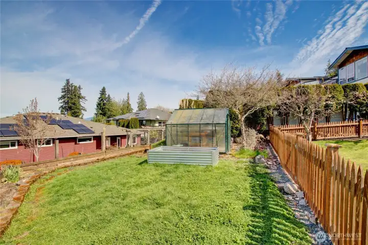 access to the Maddox Creek trail system