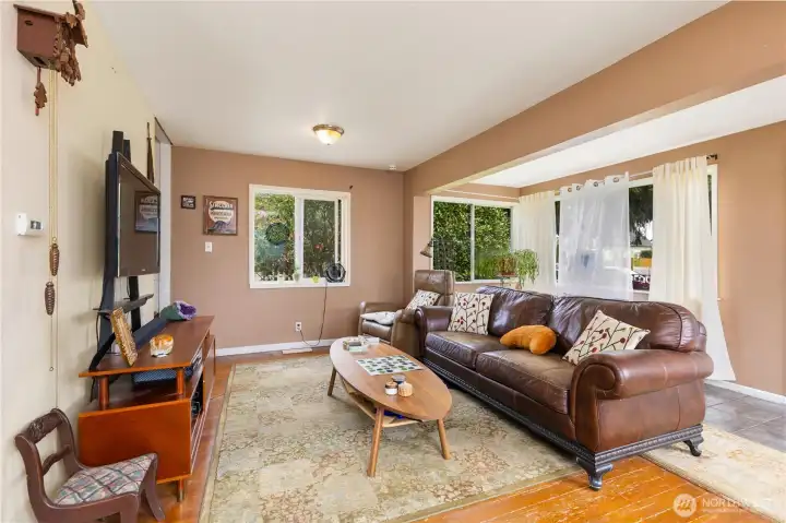 Light and bright front room