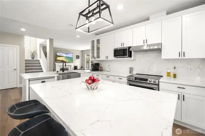Spacious kitchen with induction double oven