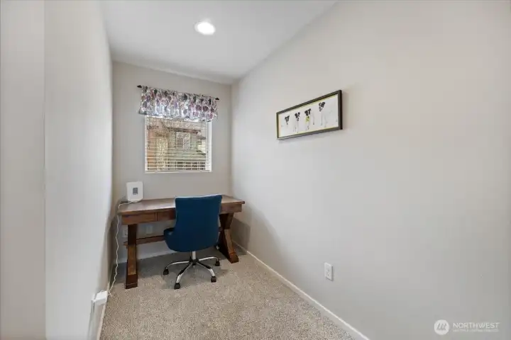 Tech or arts & craft space