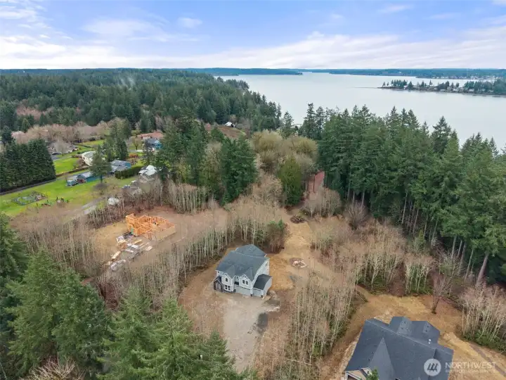 You will love Manzanita Drive. Quiet, territorial and minutes to Steamboat Island amenities and Griffin School!