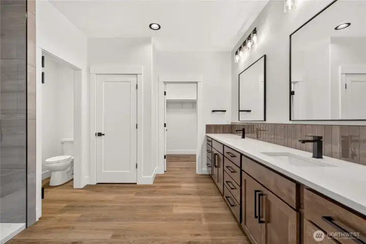 Primary Bathroom - Quartz Countertops & Softclose Cabinetry