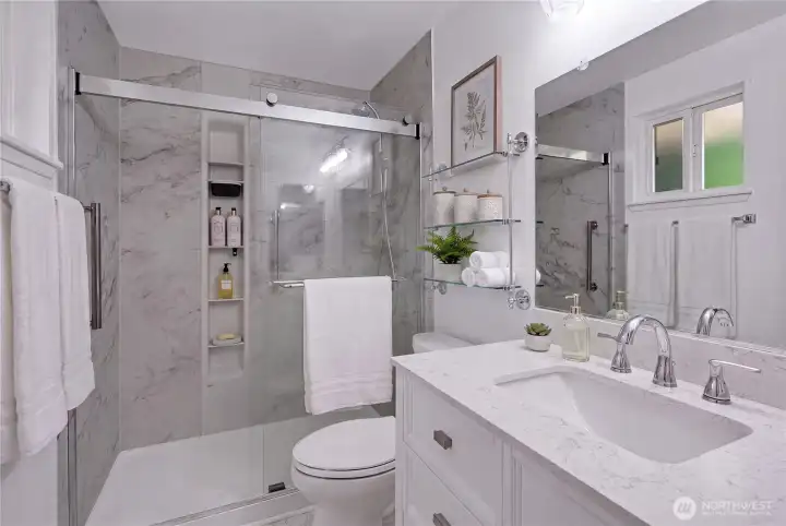 *virtually staged primary bath* *virtually staged primary bath*