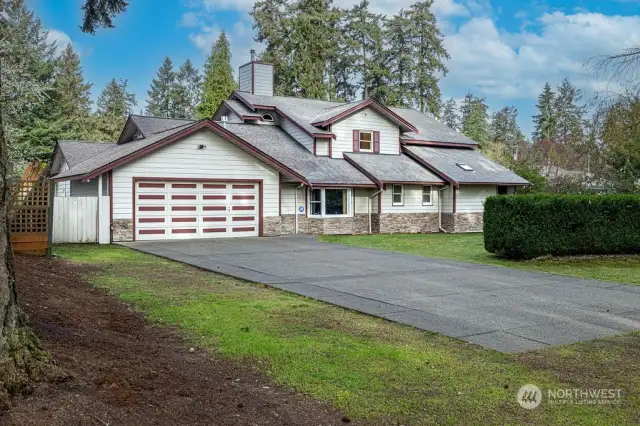 Welcome to this rare 5 bedroom property with room for all you want to do. This NW Traditional home custom built on the lot will not disappoint. The home has a two car garage.