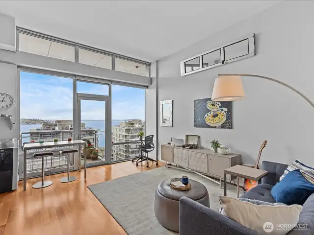 9 ft ceilings make this space feel spacious