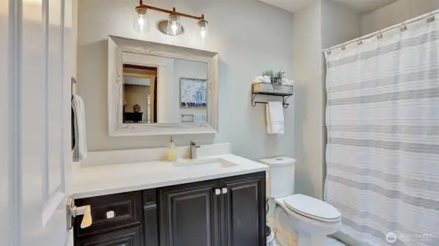 Upper Guest bath