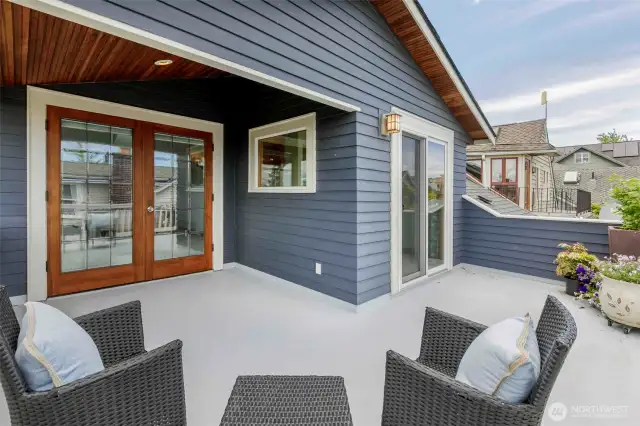 Upper Level Deck
