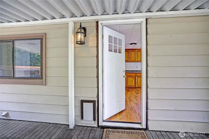 Large, covered entry way!