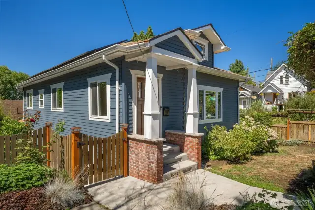 Vintage charm meets all updated systems (plumbing+ electric + central air + solar), remodeled kitchen and baths, and mature gardens. In the lovely Phinney Ridge/Woodland Park neighborhood.