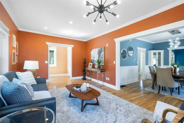 Great flow into the dining room.