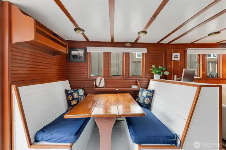 Eat-in Kitchen