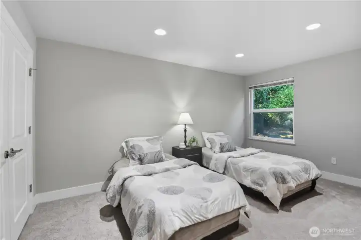 Wide 2nd bedroom for twin beds or queen-sized bed.