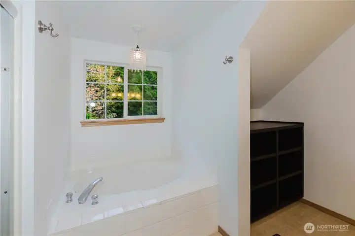 Soaking tub in the primary bath.