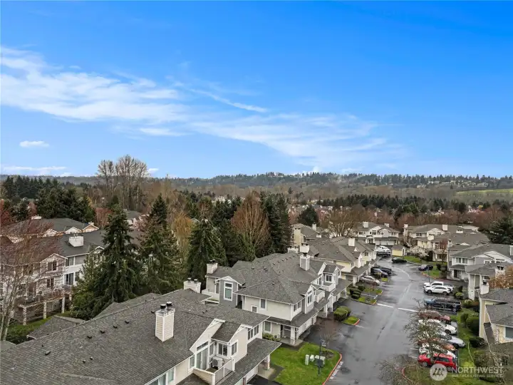 Ideally located near transit, shopping, restaurants, and schools, this home offers comfort, convenience, and a fantastic lifestyle.