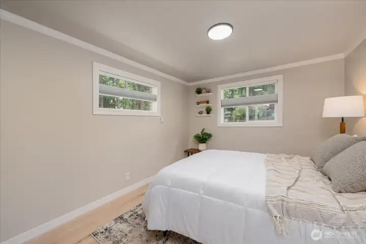 2nd bedroom facing the side and back yard