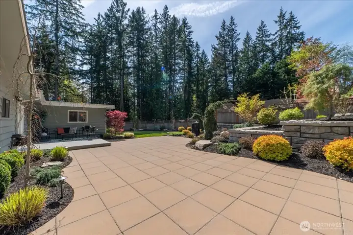 You could set up an outdoor theater for Seahawk events???