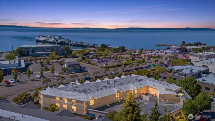 The heart of Edmonds is right outside your door.