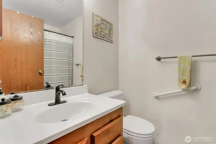 Main full bathroom Main full bathroom