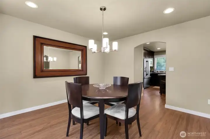 Host holidays with room for everyone around the table. Host holidays with room for everyone around the table.