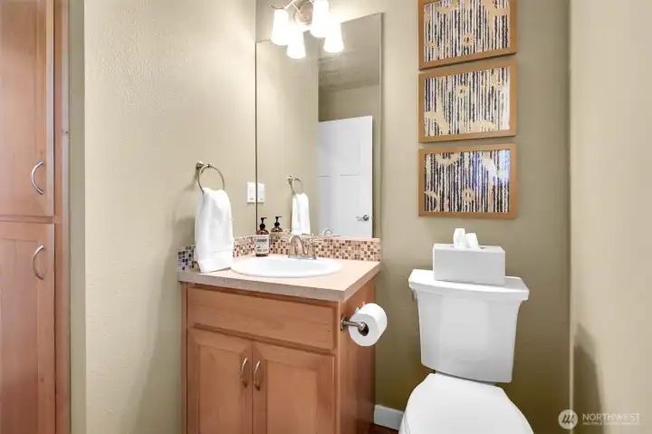 Half bath. Half bath.