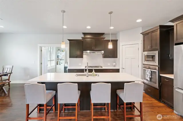 Kitchen, island