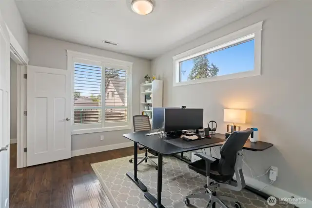 Den or bedroom on main with closet