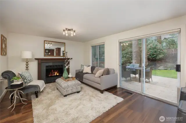 Family Room w/Gas Fireplace