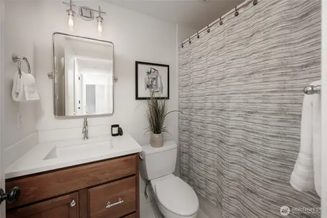Upper Level Bath-New Quartz Counters