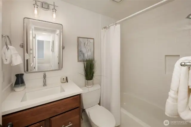 Upper Level Bath-New Quartz Counters