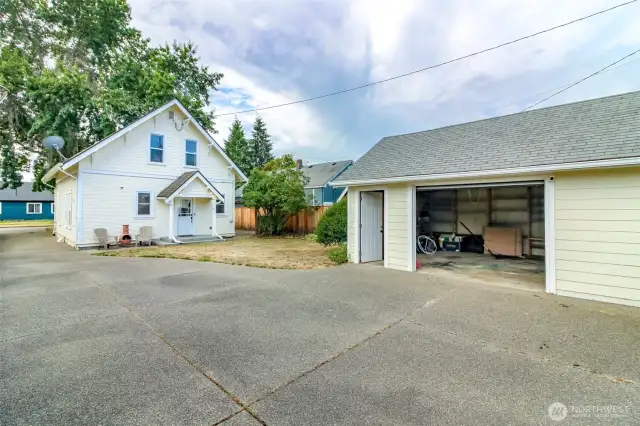 Detached 1+ car garage.