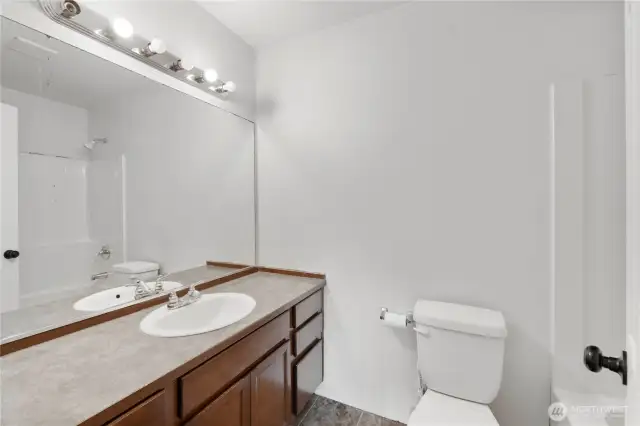 Full on suite bathroom in primary bedroom