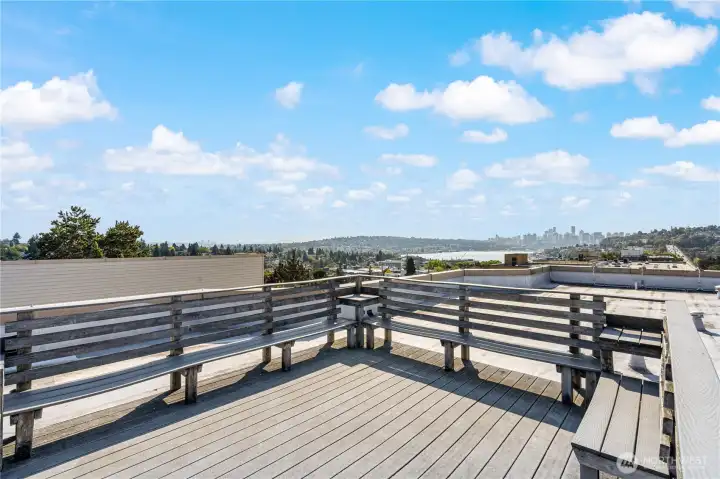Host unforgettable evenings on the rooftop deck with panoramic cityscape as your backdrop
