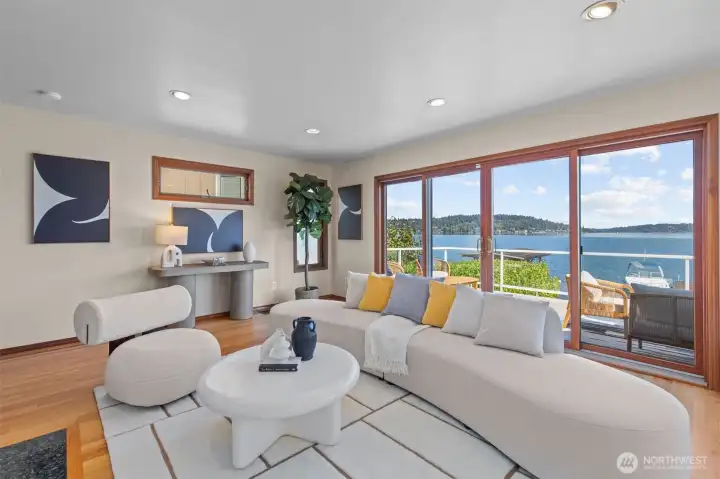 Upstairs Great Room w/ Views!