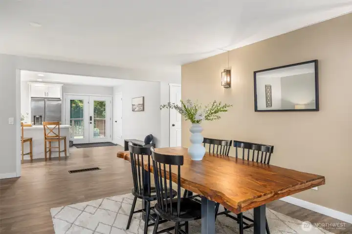 Dinning with open concept