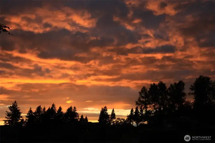 Don’t miss the opportunity to enjoy these spectacular sunsets!