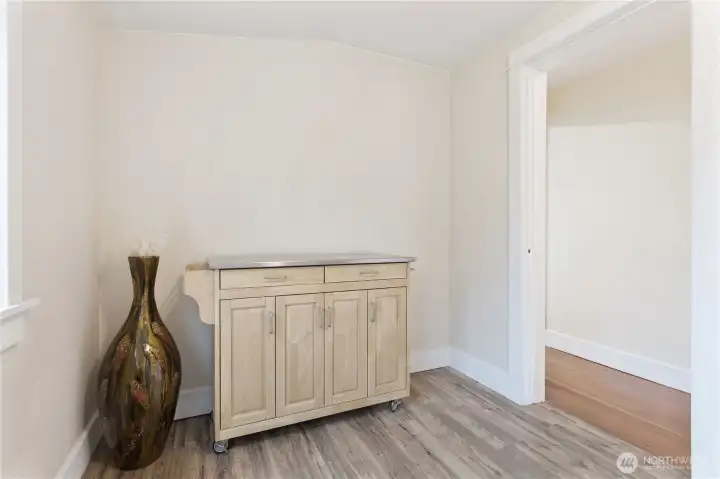 Laundry room, possible office space