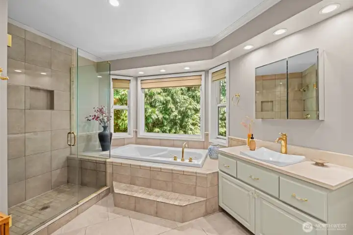 Five-piece en-suite bath.