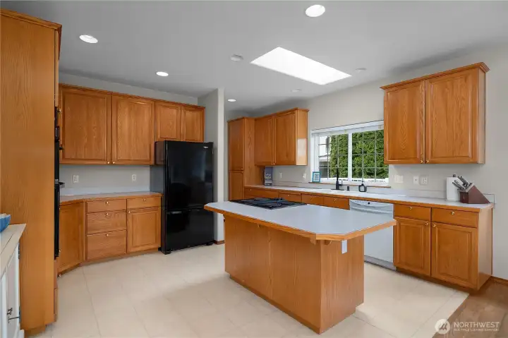 Kitchen with ample storage, double over, and made for cooking and entertaining.